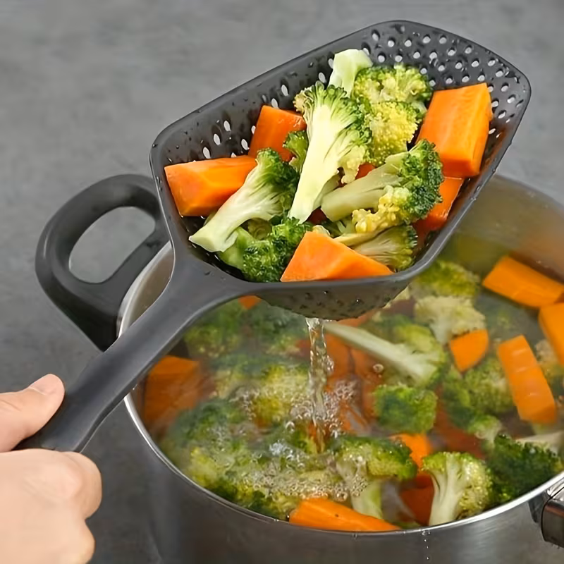 Kitchen Spoon with Integrated Filtering Feature for Cooking and Draining – description image 1