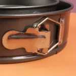 Round Carbon Steel Springform Cake Pan for Baking with Removable Bottom – gallery image 2