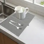 Silicone Draining Mat for Drying Dishes & Protecting Surfaces, Foldable Reversible Design – gallery image 4
