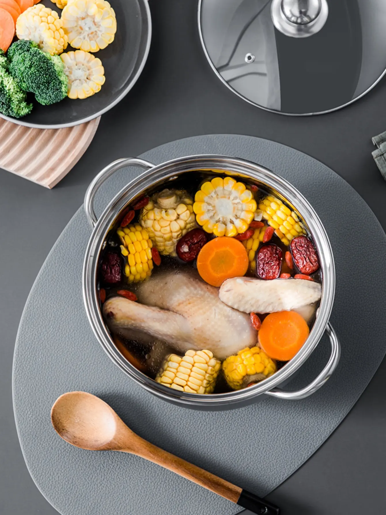 Large-Capacity Stainless Steel Pot for Making Soup, Porridge and Steaming, Induction and Gas Compatible – description image 2